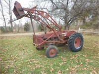 IH 300 Utility Tractor with Loader, wide front