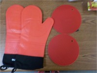 Walfos 4pc Silcone Set -Gloves & Hot Pads