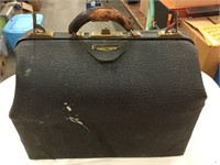 Antique leather bag with handle