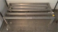 Aluminum elevated storage rack