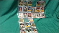 25 1974 Topps Baseball Cards