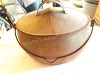 Cast Iron Pot w/tin lid marked S& P , Phila.? 8"d