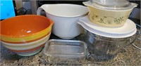 Mixing bowl lot pyrex, refrigerator dish