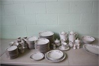 Lynn 16 Place Setting Dinnerware with Extras