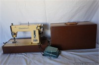 Universal Deluxe Family Sewing Machine