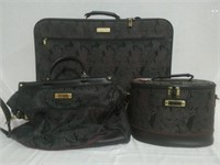 American Tourister Suitcase Set