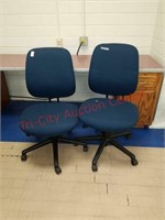 2 Rolling Adjustable Chairs Blue