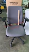 Rolling Adjustable Swivel Office Arm Chair