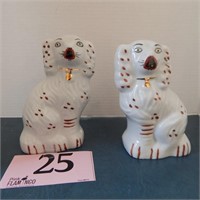 PAIR OF DOG FIGURINES 6 IN