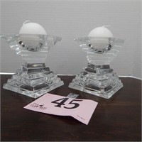 PAIR OF HEAVY GLASS CANDLEHOLDERS WITH ROUND
