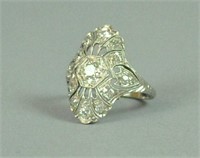 ART DECO PLATINUM & DIAMOND FILIGREE RING, 1.00CTW