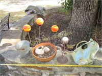 7pc - Yard Art / Solar Lights / Frog Water Can+