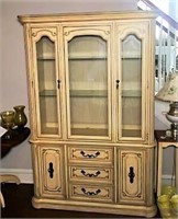 Stanley Furniture Lighted China Hutch