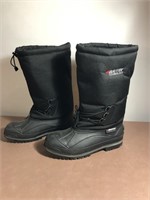 Size 12 Like New Baffin Technology Boots