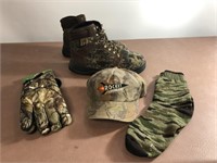 Size 12 Coleman boots/hat/glove/socks