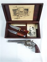 Replica Wyatt Earp Revolver & Bowie Knife SKA