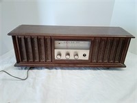 Vintage Desktop Radio, Powers On