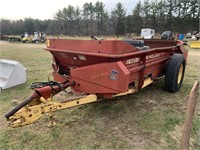 New Holland 520 manure spreader