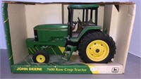 Ertl John Deere 7600 Row Crop Tractor