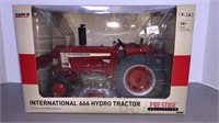 Ertl Prestige Collection Int’l 666 Hydro Tractor