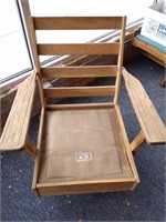Ranch Oak Wood Swivel Chair 32.5" x 26.5" x 34"