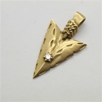 14k Gold Arrowhead Pendant w/Diamond