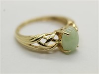 14k Gold Ring w/Jade Colored Opal