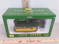 ERTL John Deere 1010 crawler w/ripper toy tractor