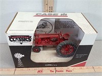 Scale models Farmall F12 toy tractor
