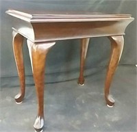 Wooden end table 25x16x25"h