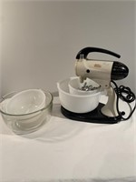 Sunbeam Mixer and Bowls