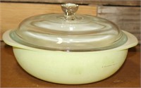 2 qt Lime Green Pyrex Round Dish w/Lid #024