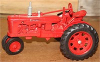 1:16 McCormick Farmall Model H Tractor