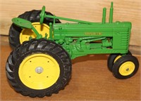 1:16 John Deere IL Farm Progress Show '94 Tractor