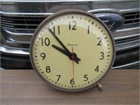 glass front clock(works)