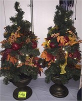 2-Christmas trees with apples (estate)