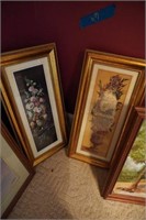 2 framed floral prints