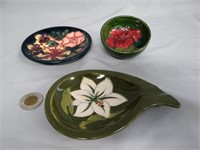 Moorcroft Pottery pin tray, Bermuda Lily