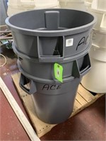 (3) Heavy Duty 32 Gallon Trash Cans