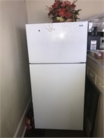 Hotpoint Refrigerator - Works Fine