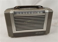 Rca Victor Model 6-bx-63 Portable Tube Radio