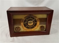 Vintage Wood Tube Radio