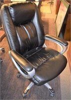BLACK  LEATHER HB EXEC. CHAIR