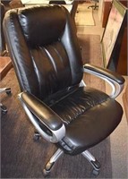 BLACK  LEATHER HB EXEC. CHAIR