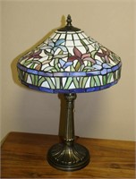 Metal base stained glass shade lamp 20"