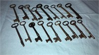 18 Antique Skeleton Keys