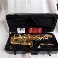 C.G. Conn Saxophone M27 (Excellent Shape)