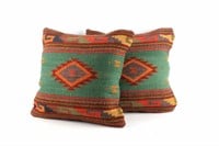 Ganchos y Medallions Wool Pillow Set of Two Reyna