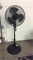 Lasko oscillating pedestal fan