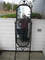 COOL OVAL DRESSING MIRROR IN A METAL STAND